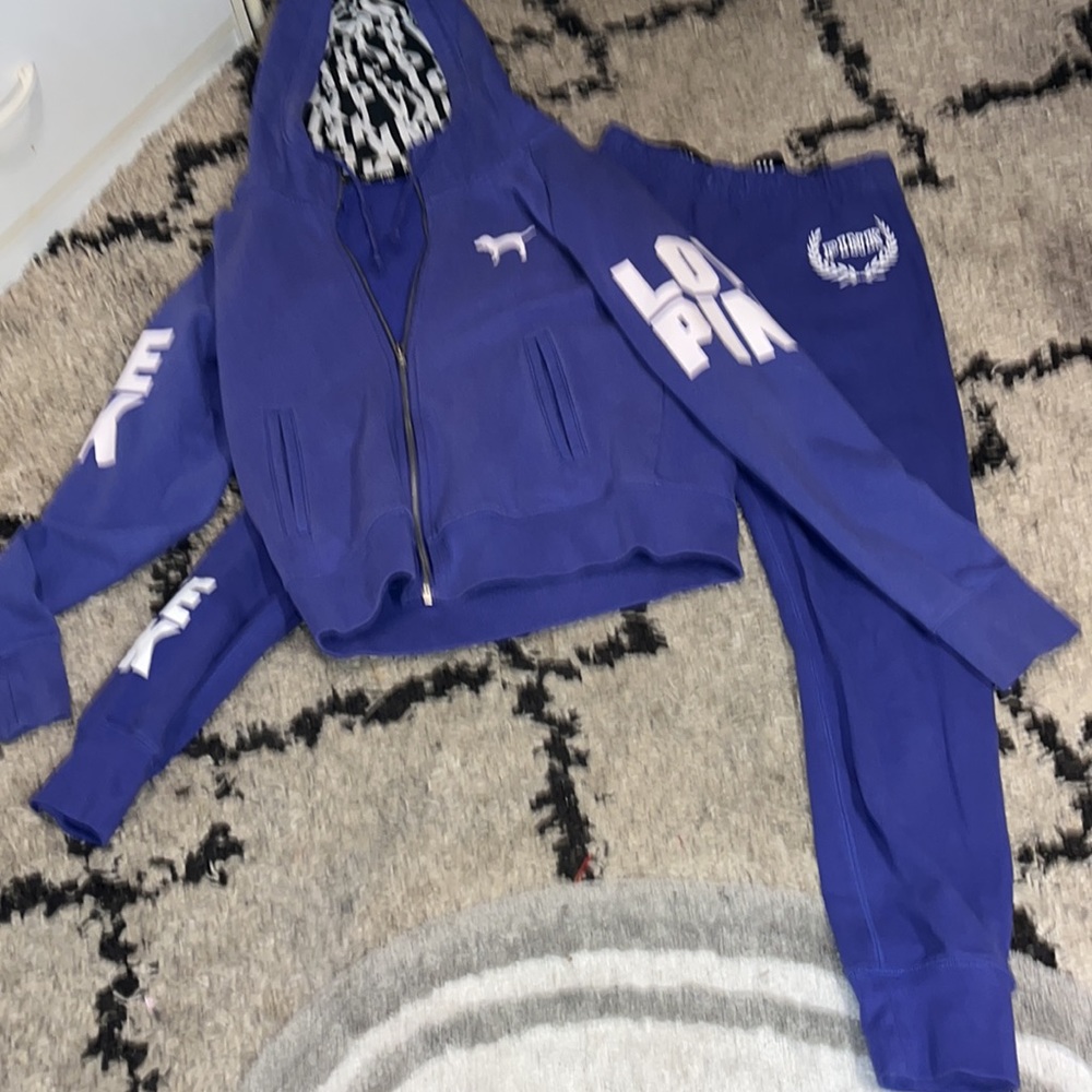 Victoria secret pink2PC fashion Jacket, ZIP up Size Med/Matching pantXS